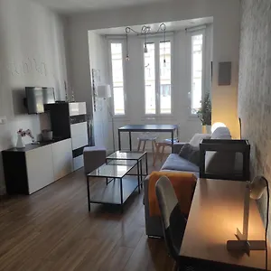 Apartment Grand Studio Confortable Au Coeur De, Nice